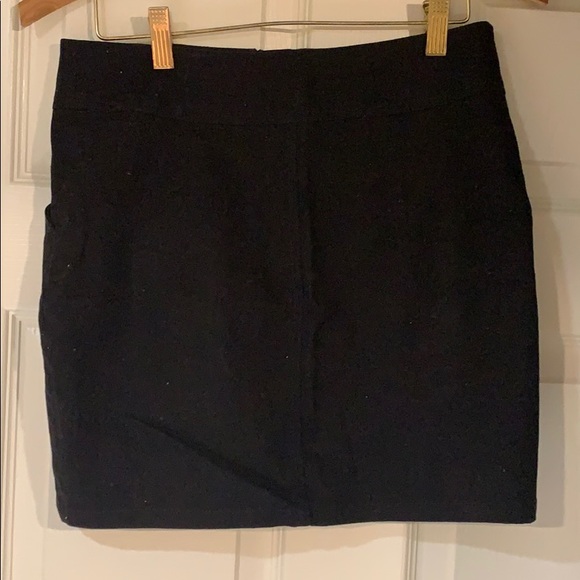 Black mini skirt - Picture 3 of 3